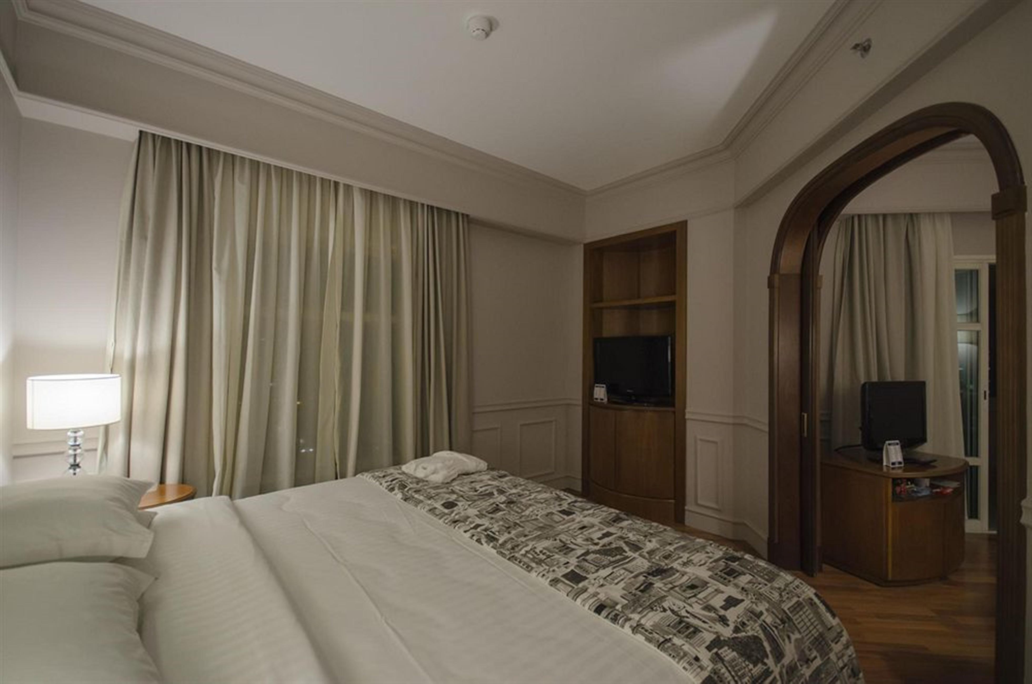 Gran Estanplaza Berrini Hotel São Paulo Exterior photo A bedroom at the hotel