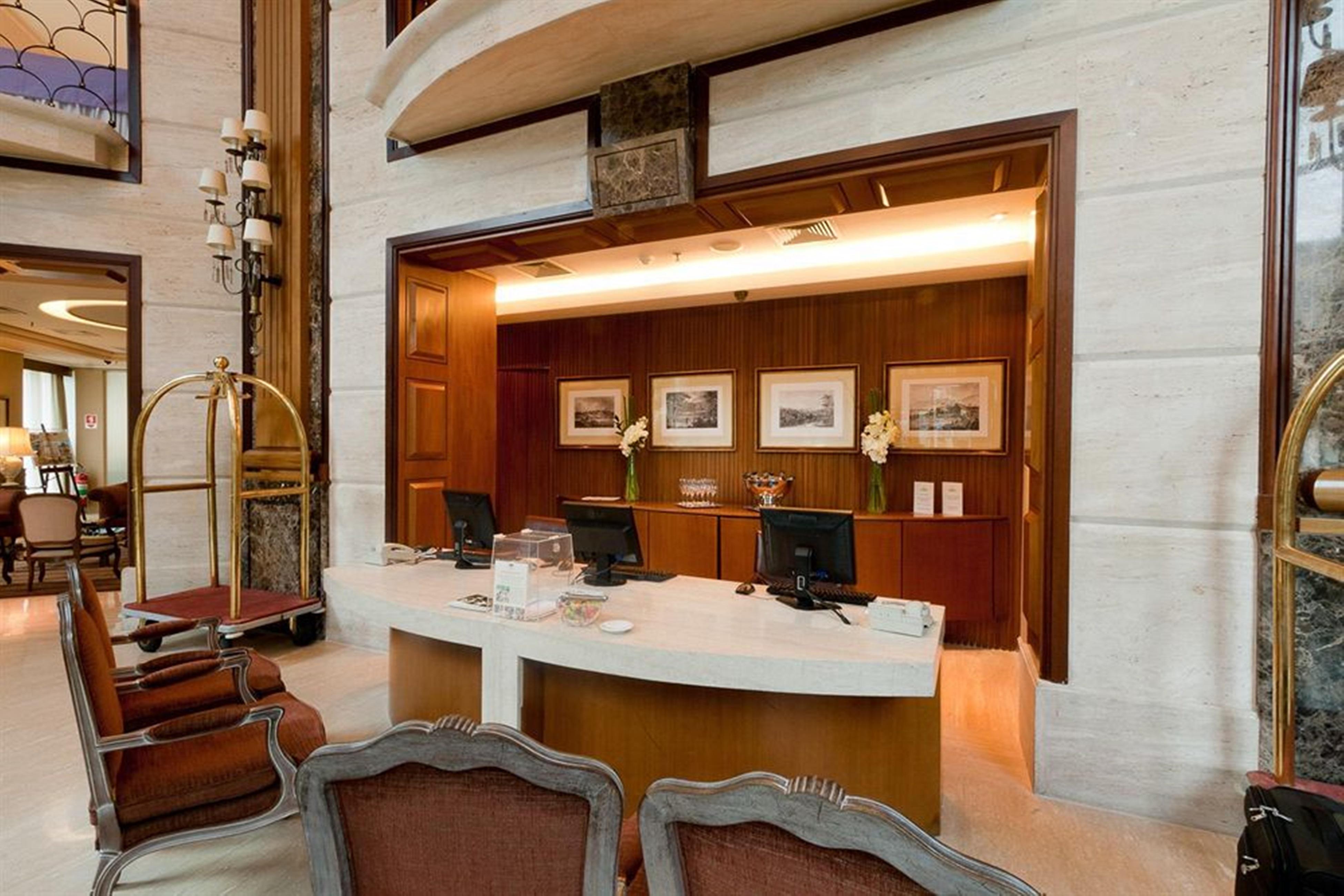 Gran Estanplaza Berrini Hotel São Paulo Exterior photo Concierge desk at the Ritz-Carlton, Dubai