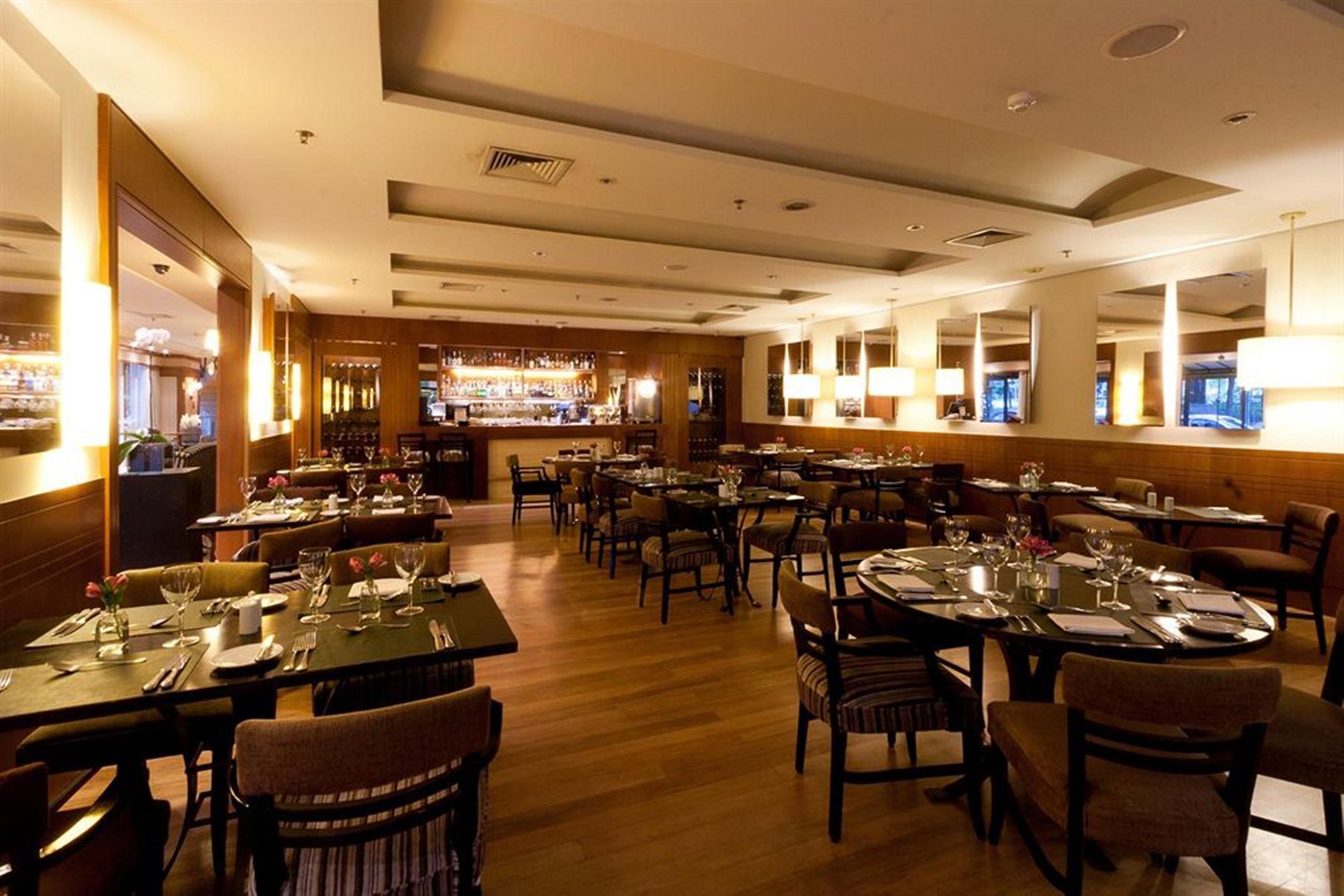 Gran Estanplaza Berrini Hotel São Paulo Exterior photo The interior of the restaurant