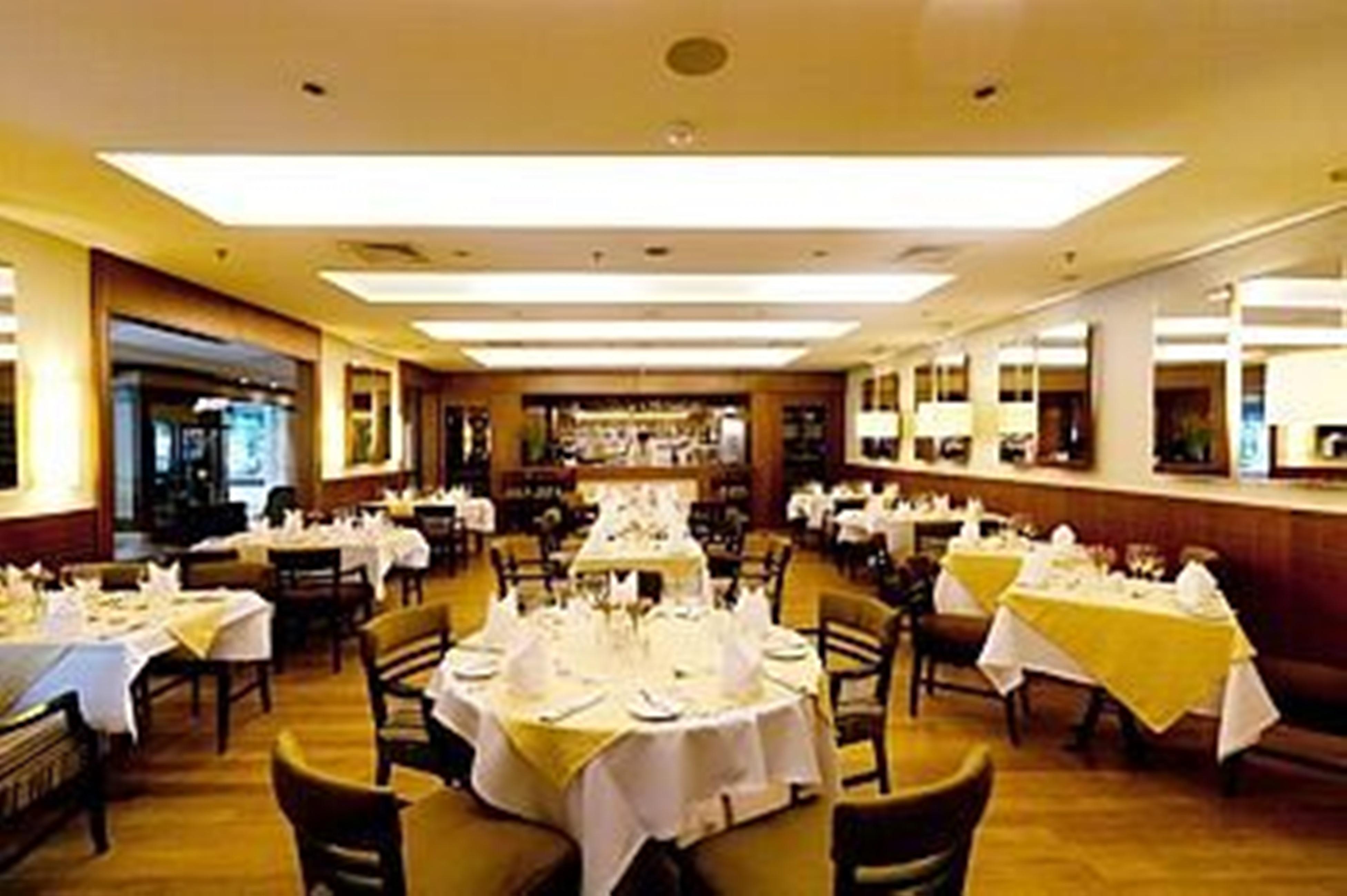 Gran Estanplaza Berrini Hotel São Paulo Exterior photo The interior of the restaurant
